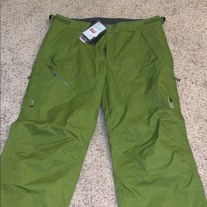 Mountain Hardwear Snow pants size XL NWT